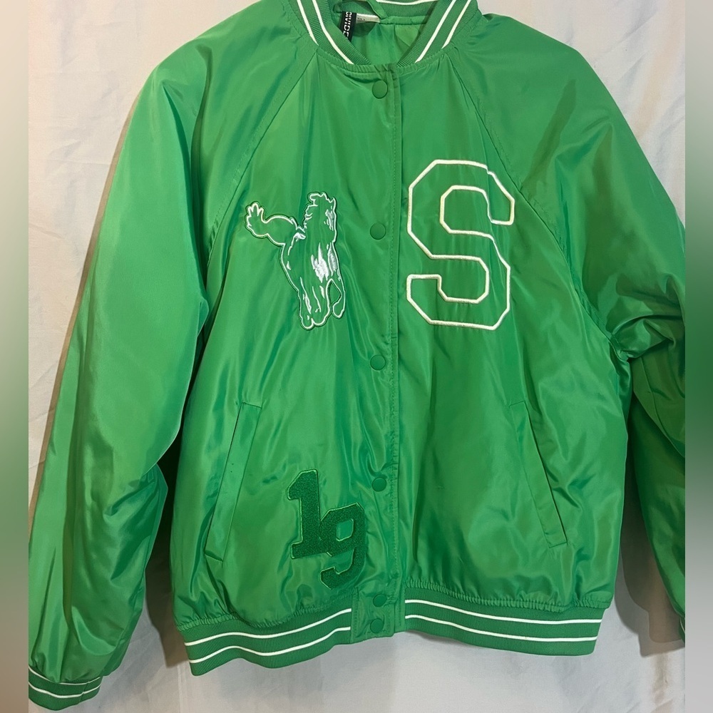HM | Varsity Vintage Style Jacket Embroidered Details Adult Small